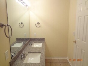 Building Photo - 3135 Silver Cedar Trail