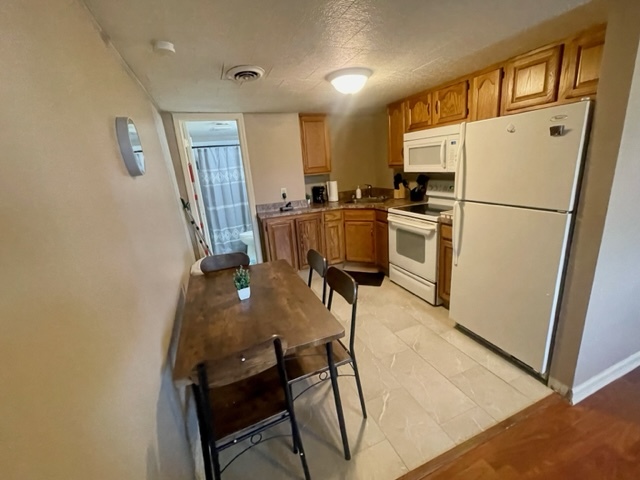Foto del edificio - 2614 Maple Ave