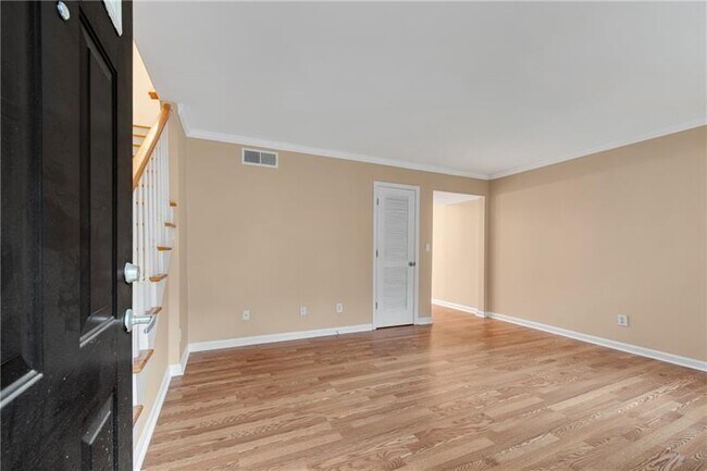 Foto del edificio - 6940 Roswell Rd NE