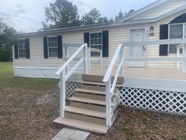 Building Photo - 350 Mockingbird Dr