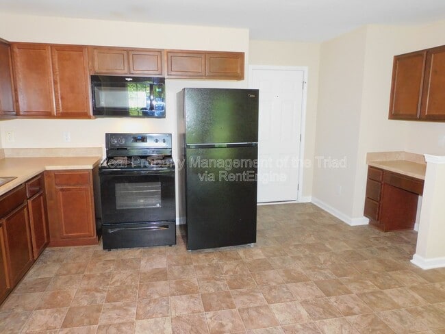 Foto del edificio - 4621 Chapel Ridge Dr