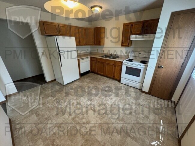 Foto del edificio - 713 Country Side Ln