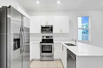 Building Photo - 11920 NW 47th Manor