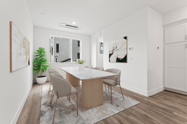 Building Photo - 1375 California Cir