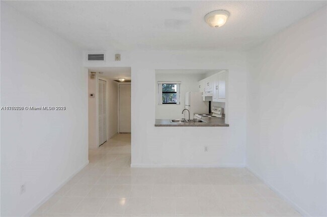 Foto del edificio - 14923 SW 104th St