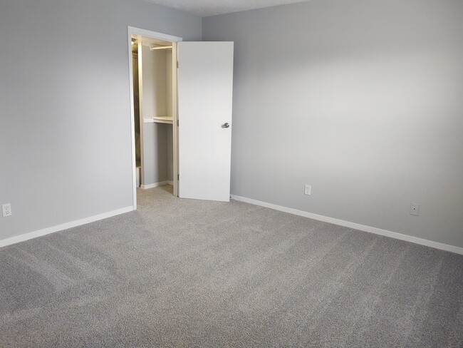 Building Photo - Kingsgate Village