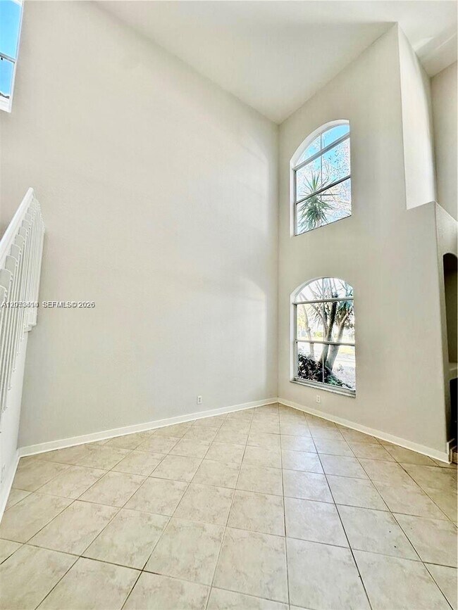 Building Photo - 4946 SW 38th Way