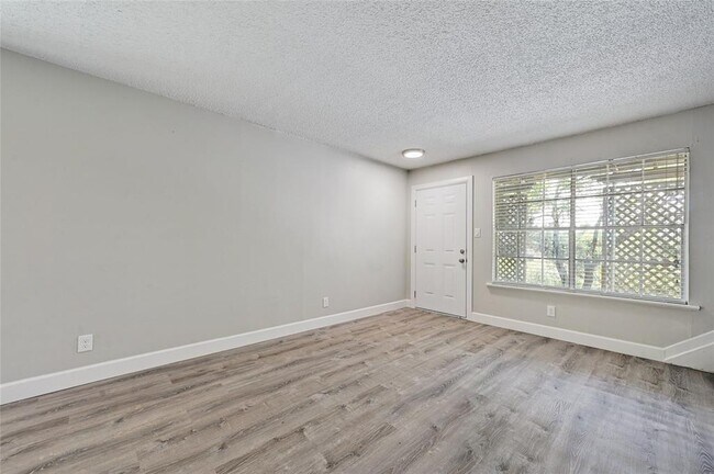Foto del edificio - 1200 Banister Ln