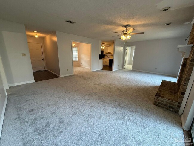 Building Photo - 3872 Mariners Dr