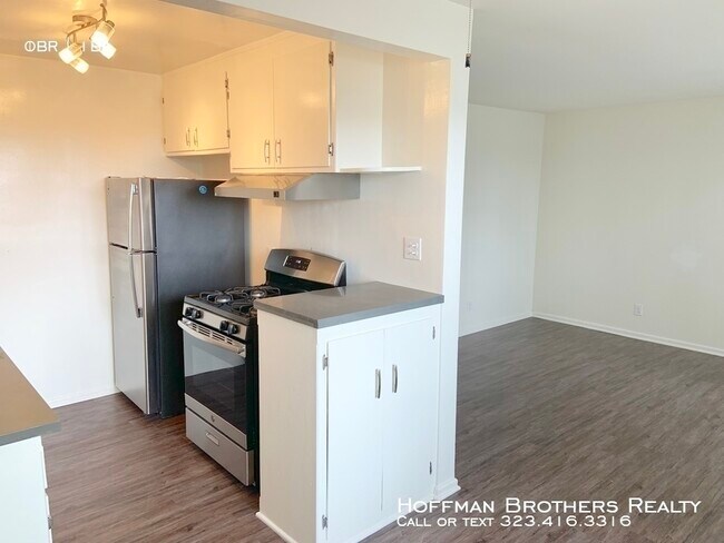 Building Photo - 5642 South La Brea AveWindsor Hills, CA 90056