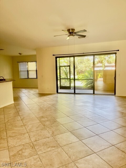 Foto del edificio - 12729 Kentwood Ave