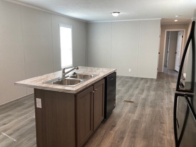 Building Photo - 102 Bluejay Hill