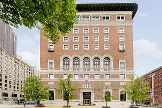 Building Photo - 350 N Meridian St