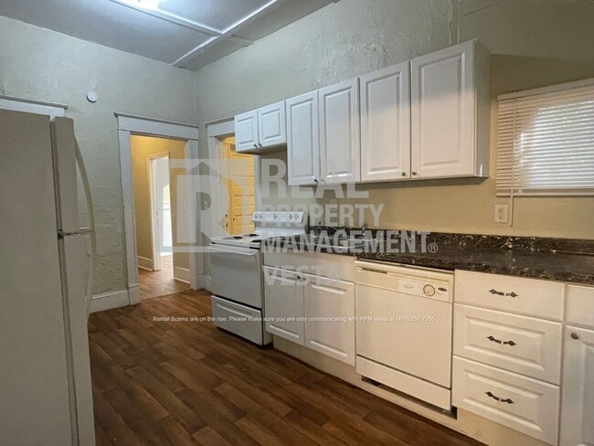 Building Photo - Walking Distance to Mercer University! - R...