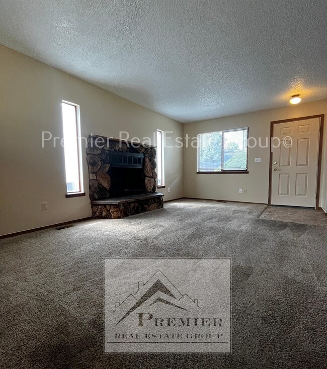 Building Photo - 26 Murray Heights Dr