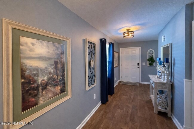 Foto del edificio - 2824 Buck Creek Pl