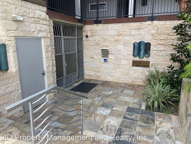 Foto del edificio - 2 br, 2 bath House - 8110 El Paseo Grande ...