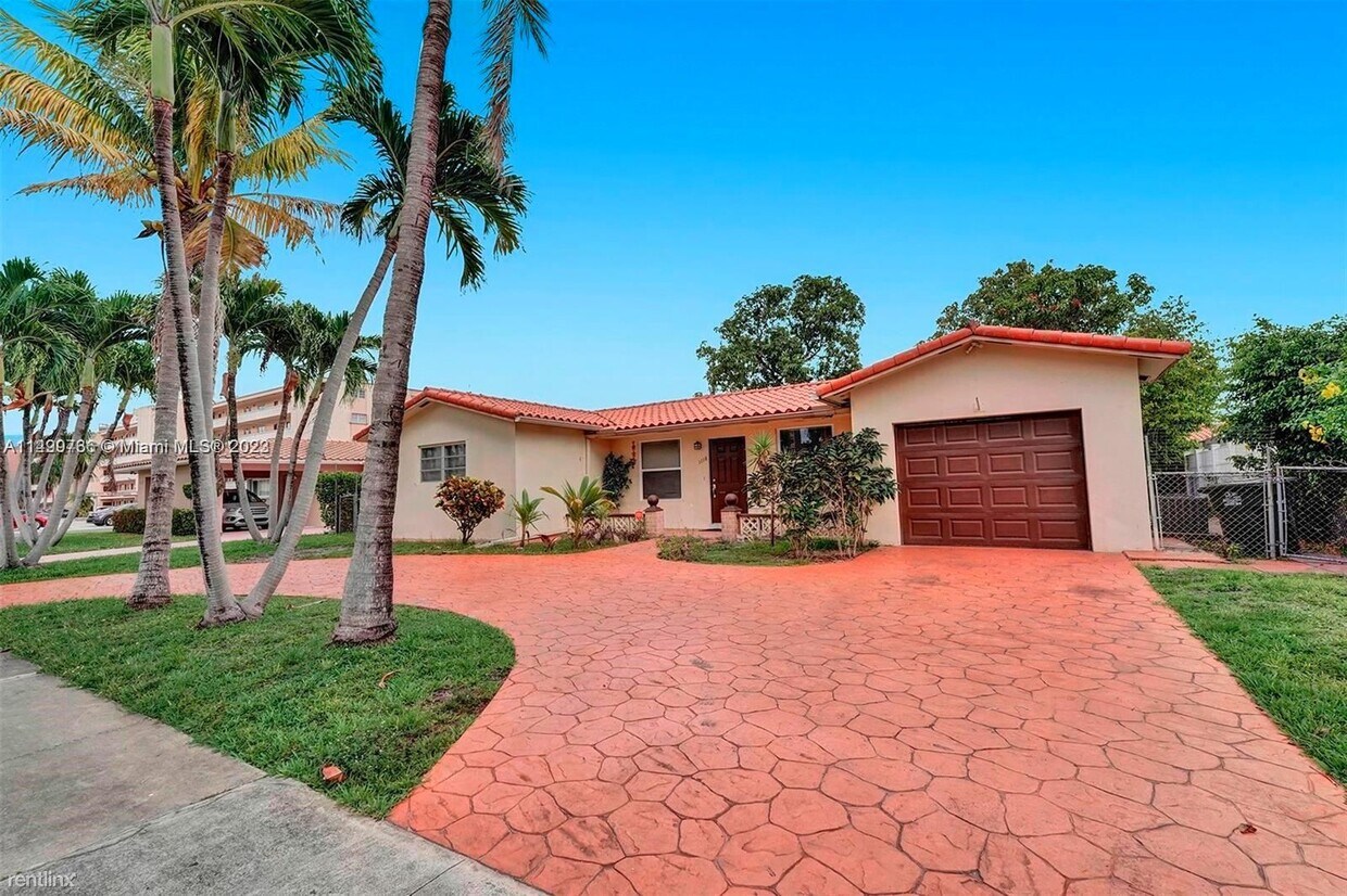 Primary Photo - 4 br, 2 bath House - 1118 NE 3rd St # 0
