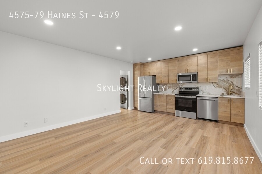 Foto principal - 4575 Haines St