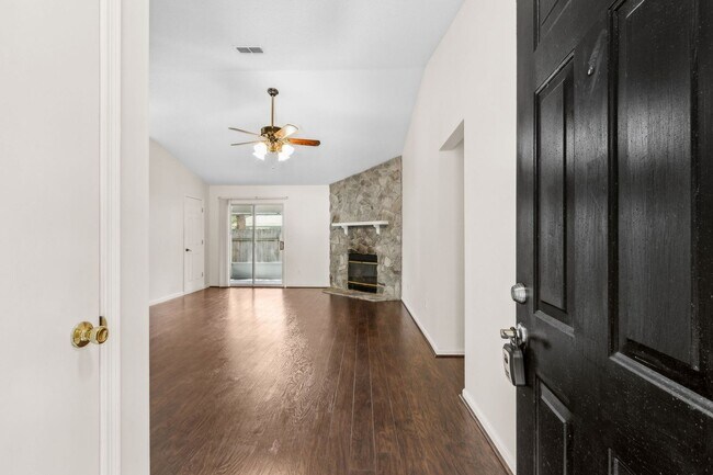 Building Photo - Charming 3BR/2BA Home on Amelia Island – C...