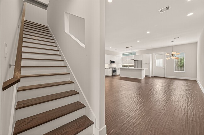 Foto del edificio - 5505 Robusto Pl