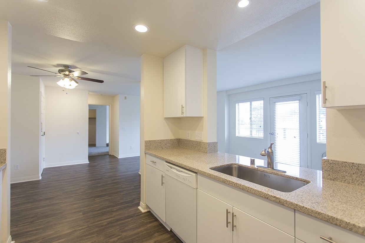 5538 La Jolla Blvd Unit 3B, La Jolla, CA 92037 Apartment for Rent in La Jolla, CA