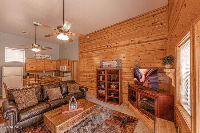 Foto del edificio - 1042 S Hunter Creek Dr