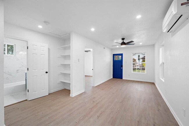 Building Photo - 3524 Hadley St