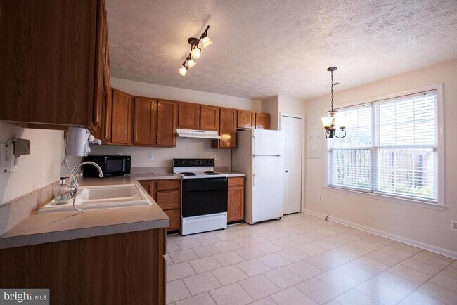 Foto del edificio - 10502 Guilderland Ct