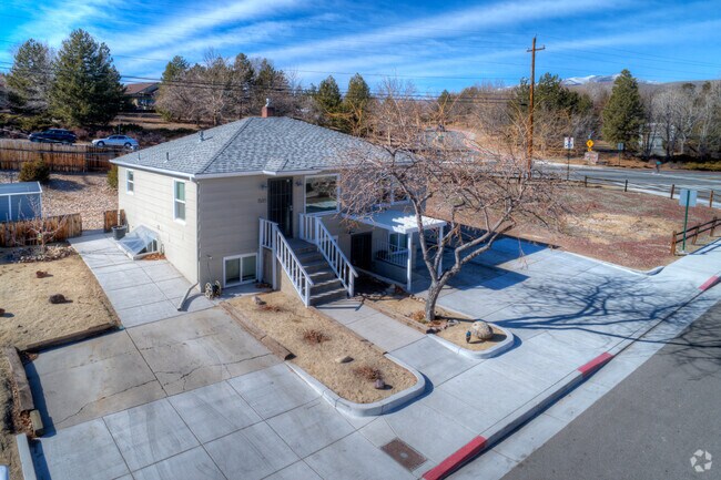 Building Photo - 1585 Hillside Dr