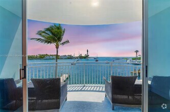 Building Photo - 2508 Bay Dr