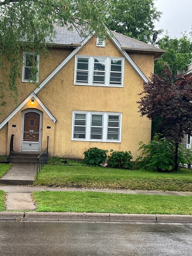 885 Oakdale Ave, West Saint Paul, MN 55118 Townhome Rentals in West