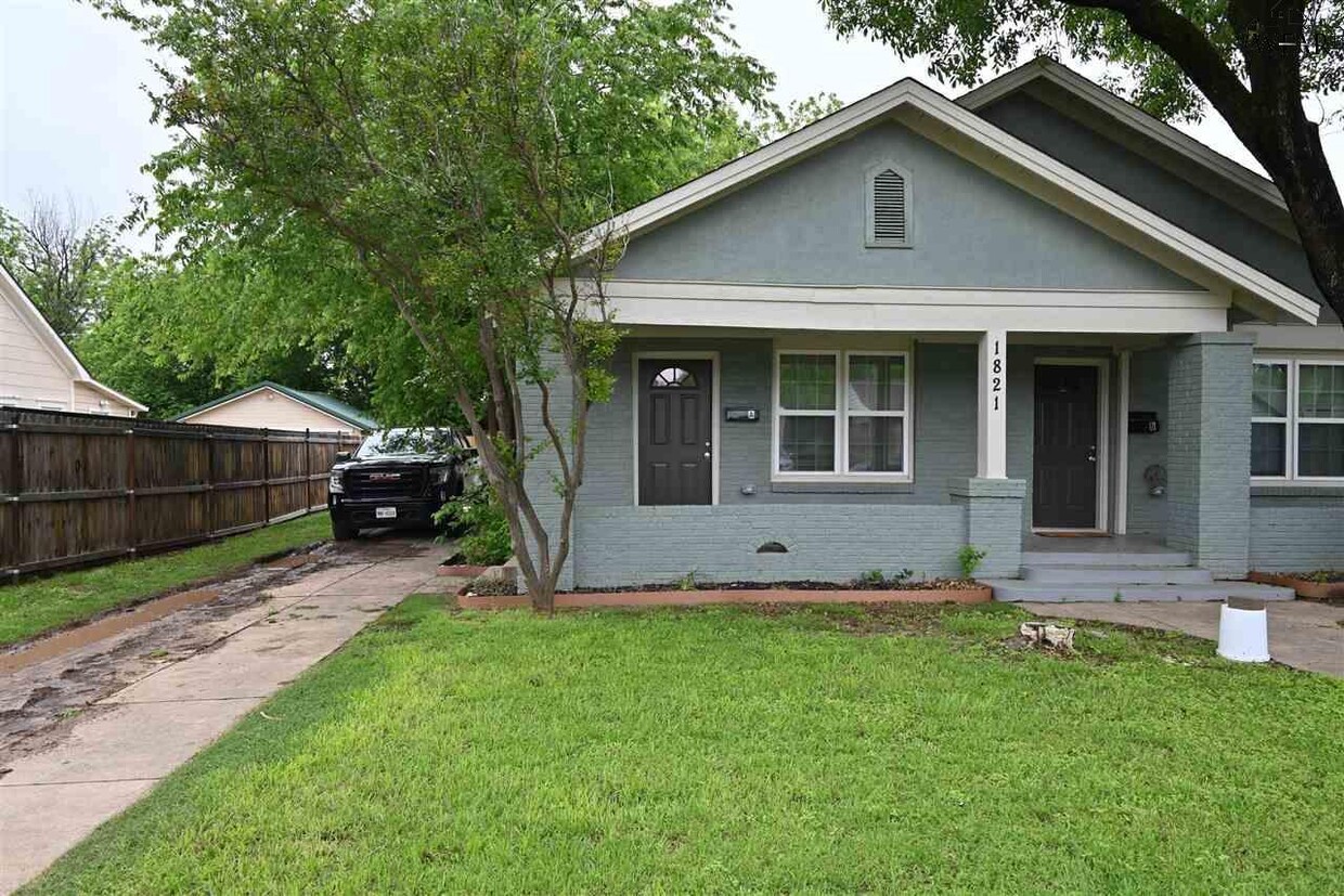 Primary Photo - 1821 McGregor Ave