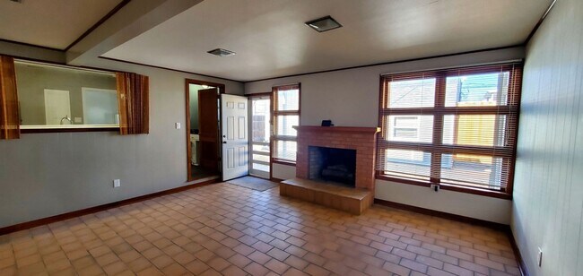 Foto del edificio - Immaculate renovated Mid Century with all ...