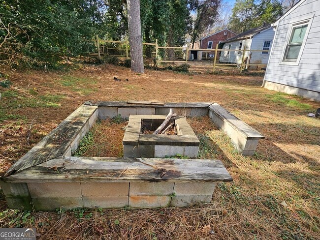 Building Photo - 3453 Glen Rd