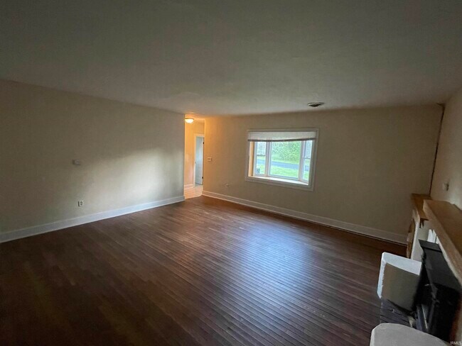 Foto del edificio - 2418 E 4th St