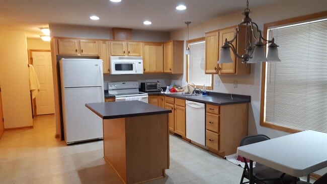 Foto del edificio - 3037 Venice Ln NW