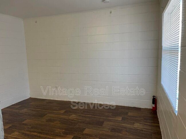 Foto del edificio - 843 Union St S
