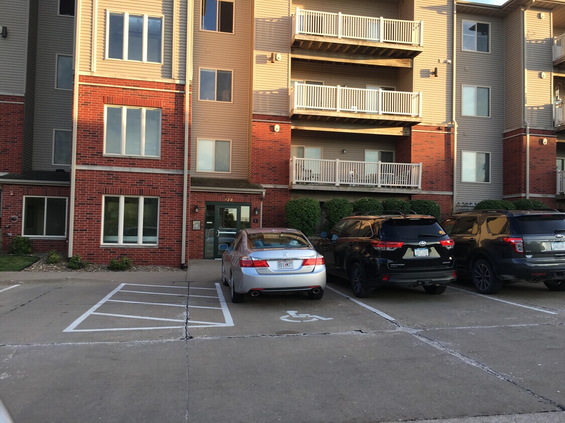 Primary Photo - 420 N 1st Ave