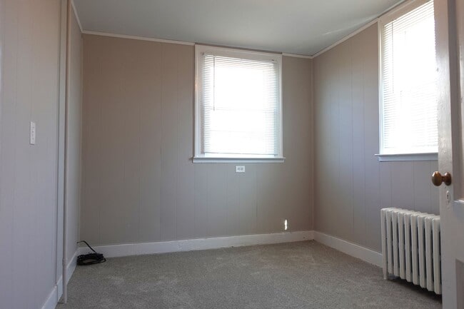 Building Photo - 15 Greeley Ave