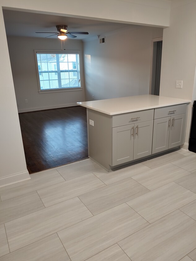 Foto principal - 3021 Parkridge Dr