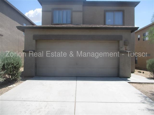 Building Photo - 4bd Beauty!!