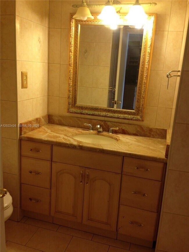 Building Photo - 18011 Biscayne Blvd