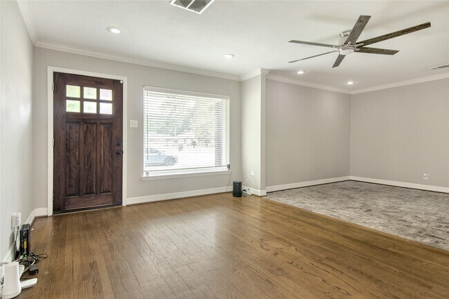 Foto del edificio - 1323 Ansbury Dr