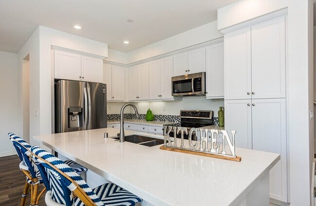 Kitchen Island - 5304 Harvard Way
