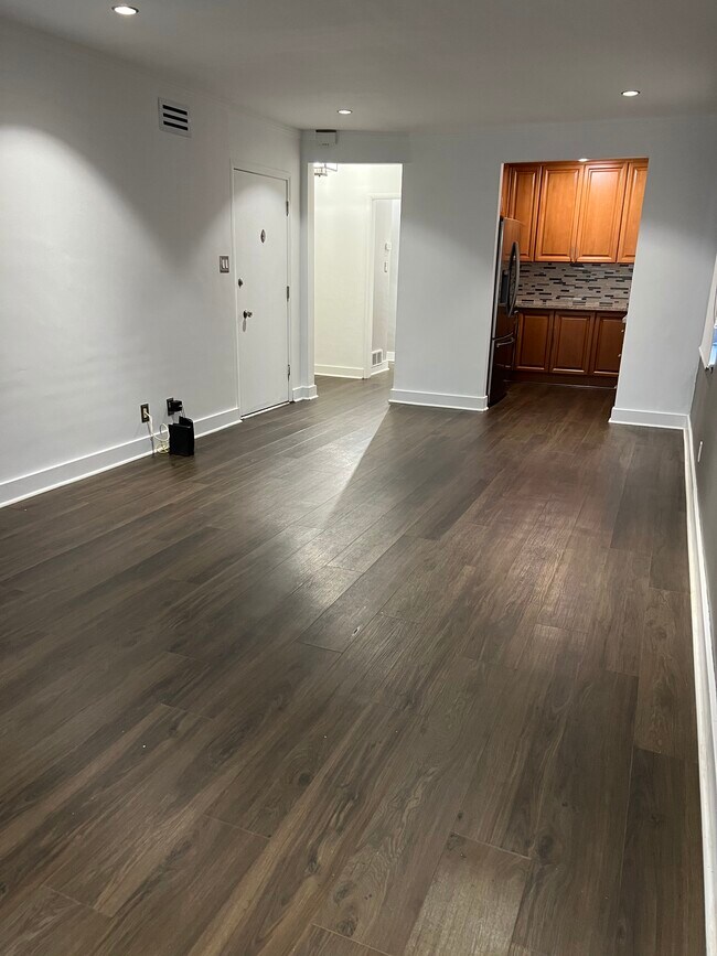 1273 E 1st St Unit 3E, Long Beach, CA 90802 Condo for Rent in Long