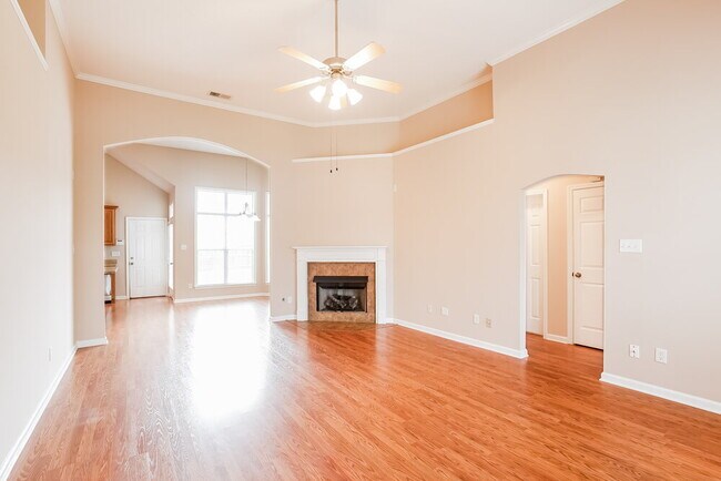 Building Photo - 1112 Averett Ln