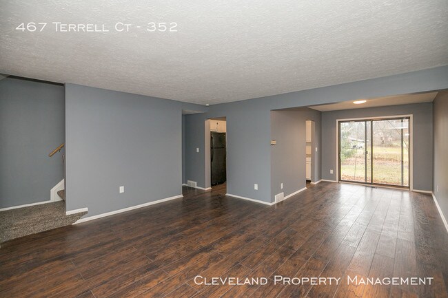 Building Photo - 2 Bedroom Richmond Hts Condo