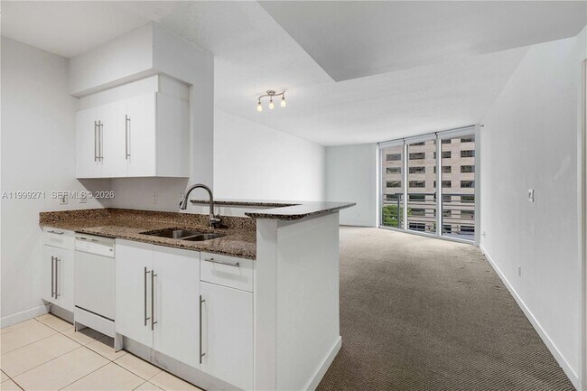 Foto del edificio - 335 S Biscayne Blvd