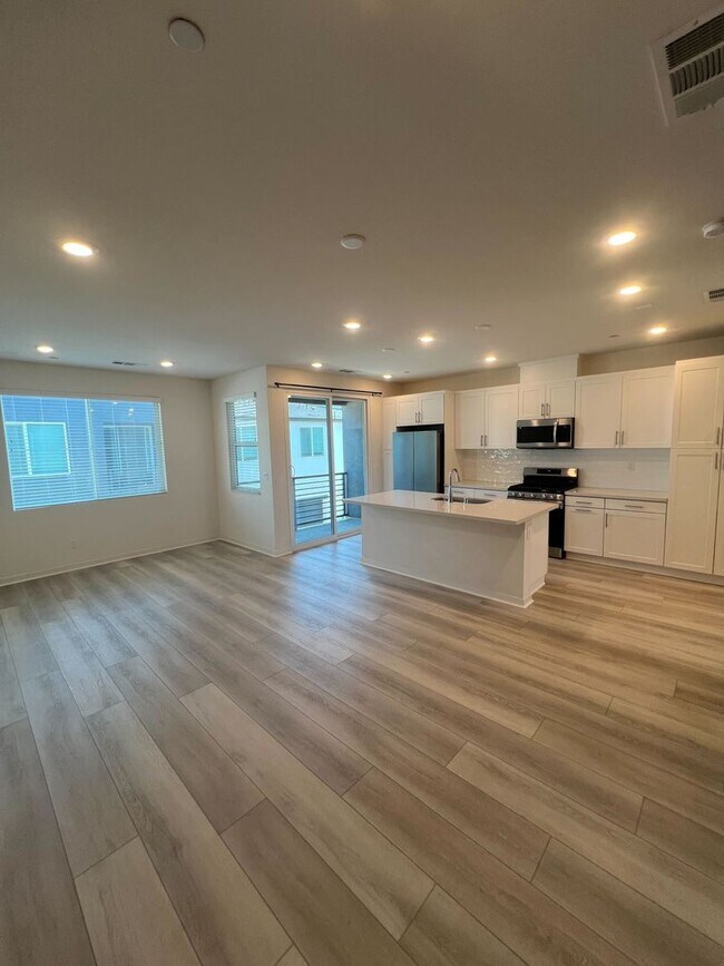 Foto del edificio - Move-In Special! 2 Weeks Free Rent – Moder...